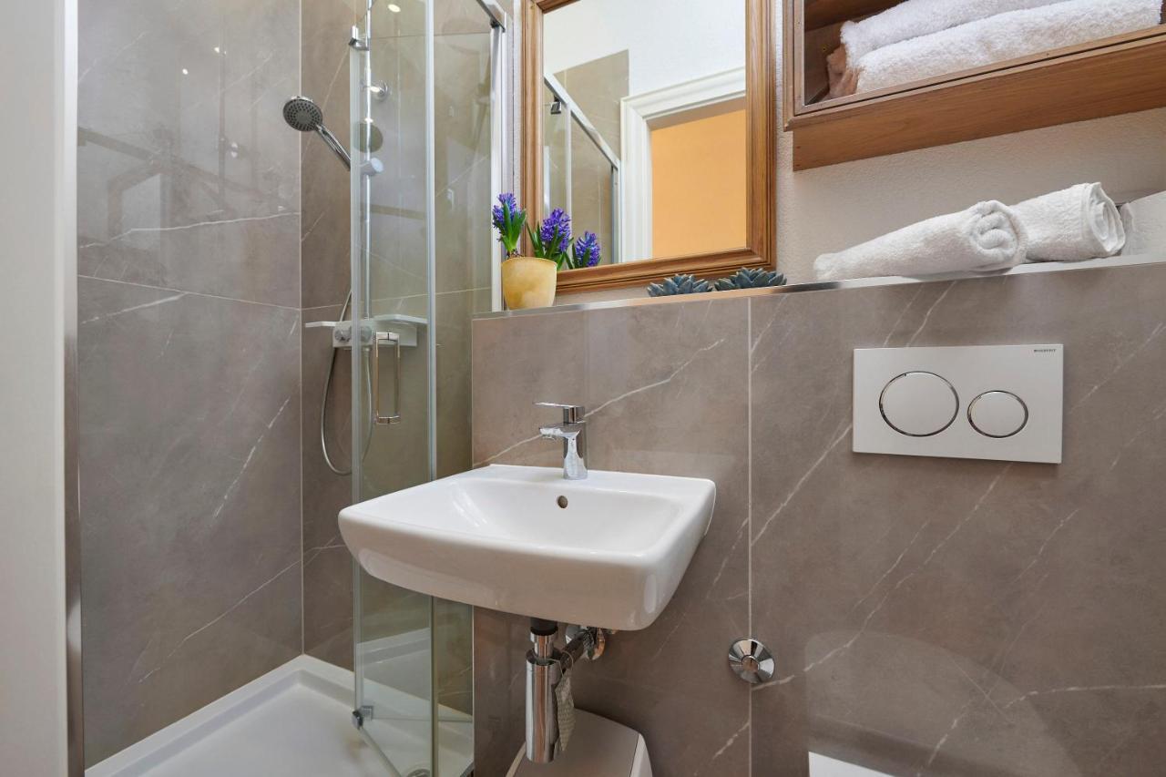 Little Roos Apartment Пула Екстериор снимка
