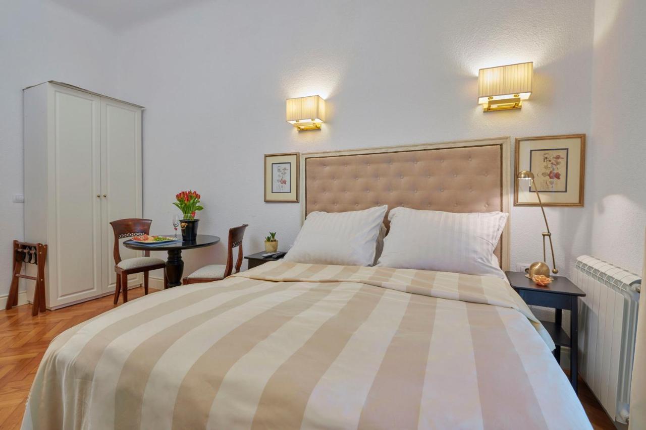 Little Roos Apartment Пула Екстериор снимка